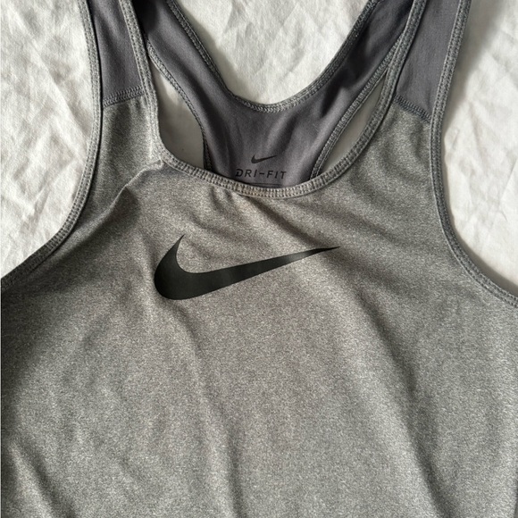 Women’s small Nike pro cool gray training tank - Picture 9 of 9